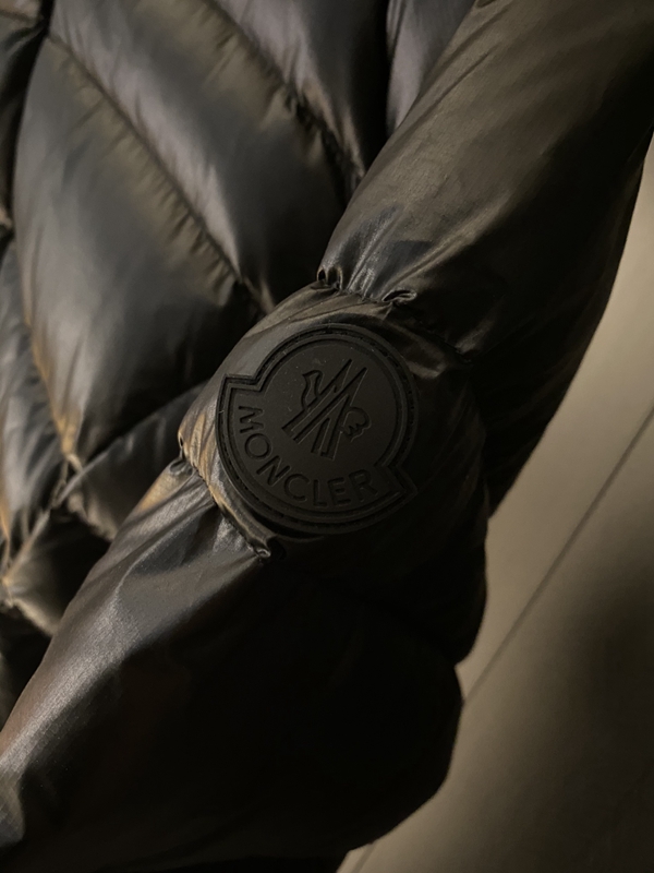 ハイクオリティダウンジャケット角部分ディテール